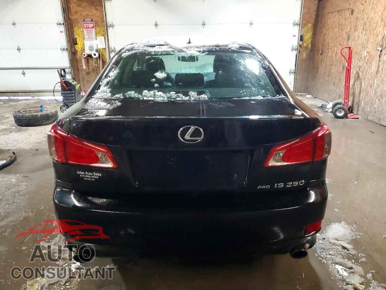 LEXUS IS 2011 - JTHCF5C22B5046309