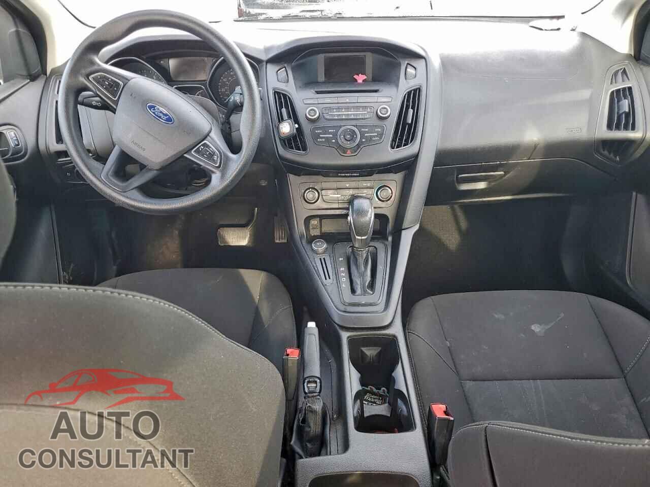 FORD FOCUS 2016 - 1FADP3E28GL310713
