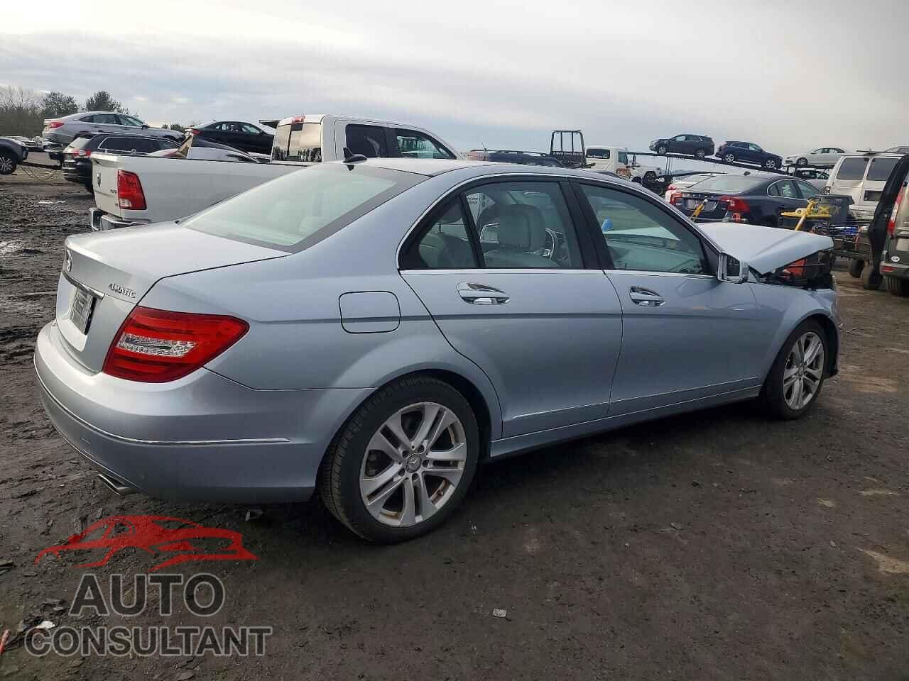MERCEDES-BENZ C-CLASS 2013 - WDDGF8AB9DR261906