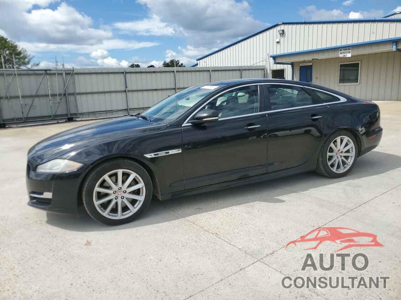 JAGUAR XJ 2018 - SAJWA1C76J8W14271