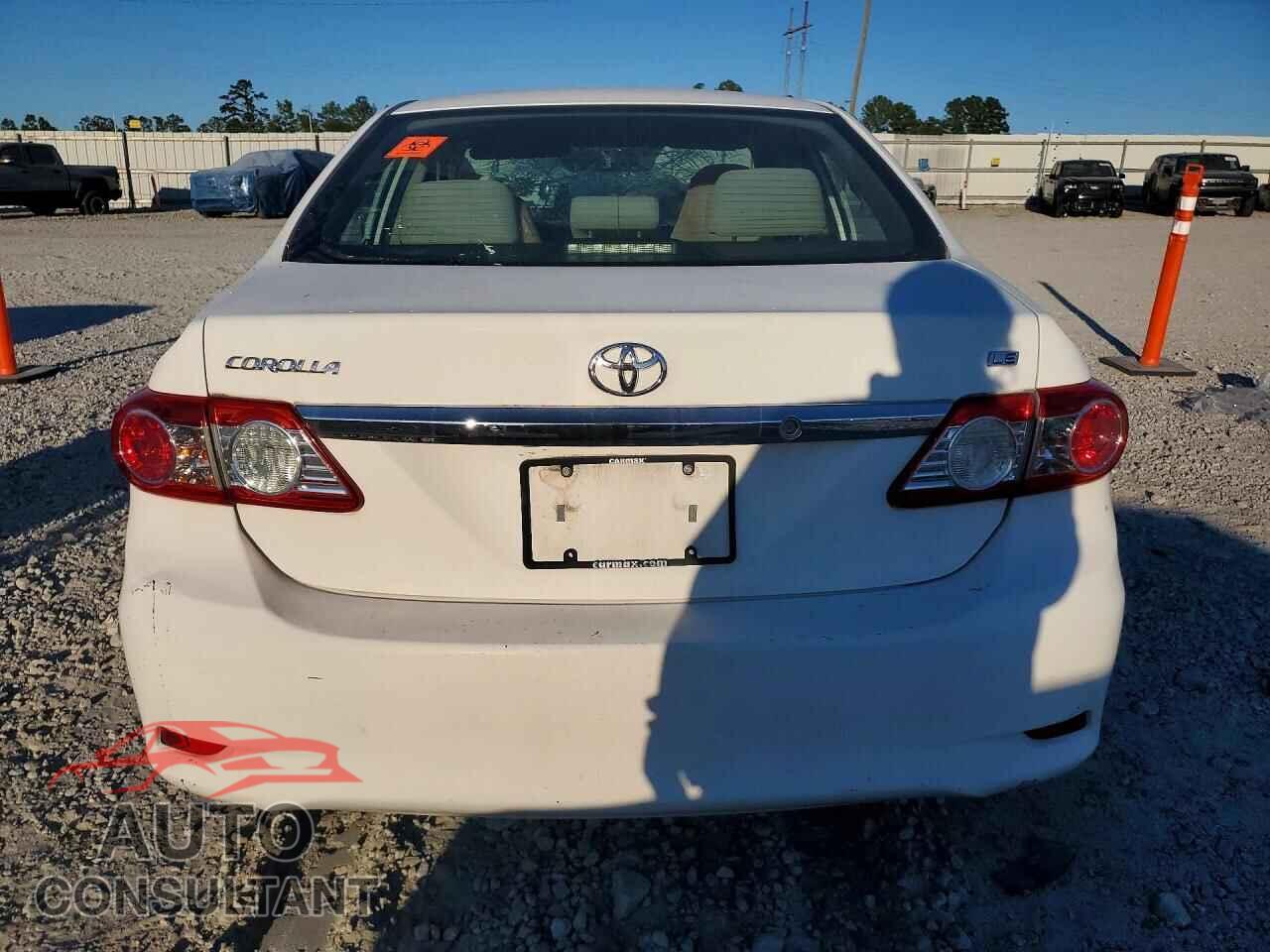 TOYOTA COROLLA 2011 - 2T1BU4EEXBC703672