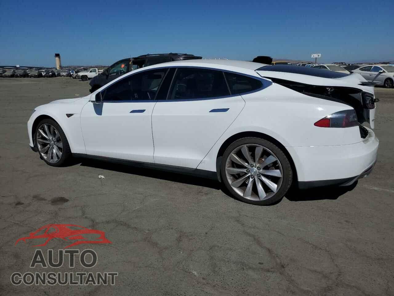TESLA MODEL S 2013 - 5YJSA1DP8DFP17773