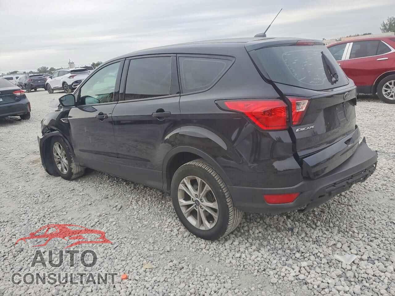 FORD ESCAPE 2019 - 1FMCU0F78KUB94984