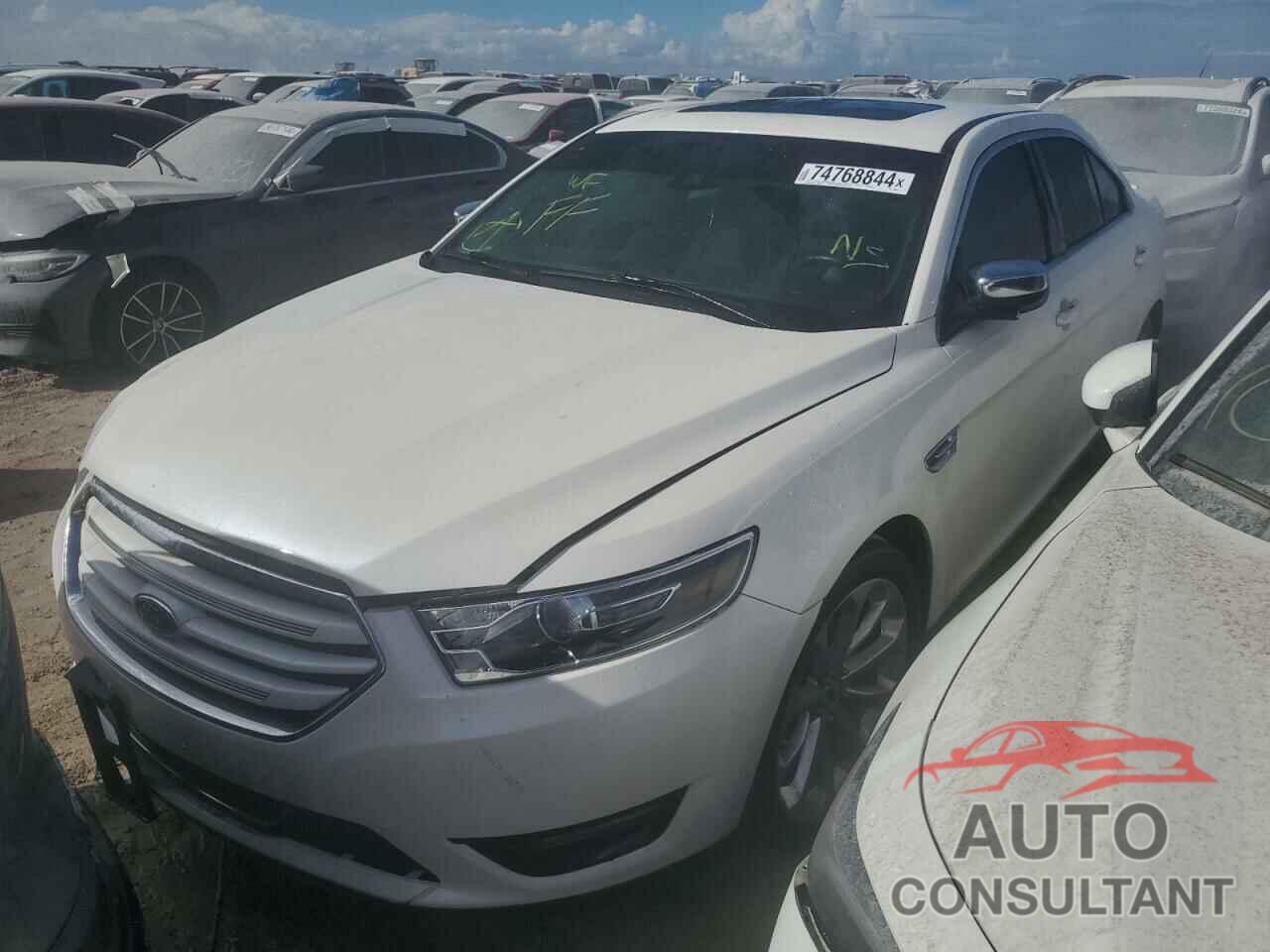 FORD TAURUS 2018 - 1FAHP2J88JG135238