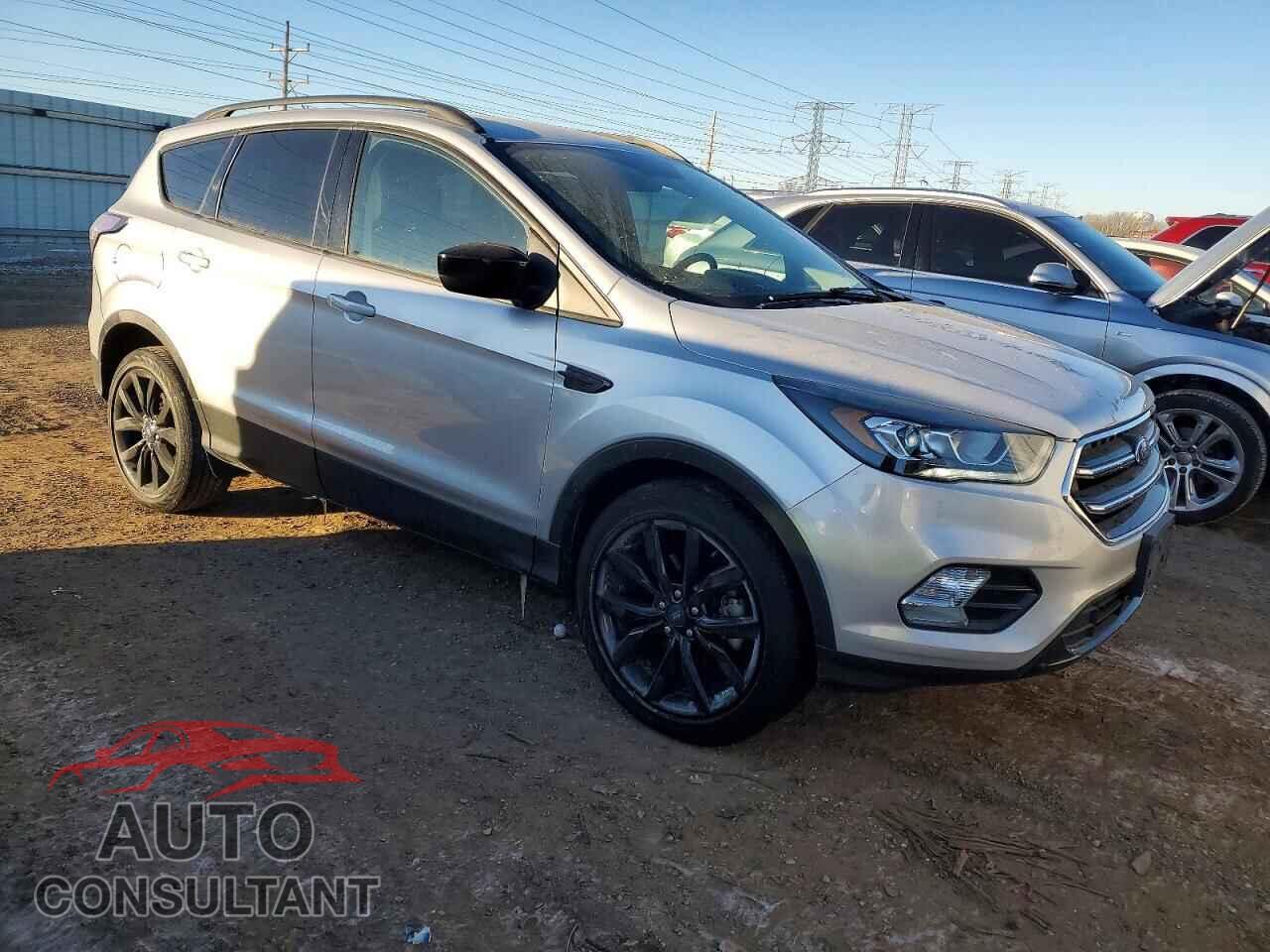FORD ESCAPE 2017 - 1FMCU0GD2HUC22470