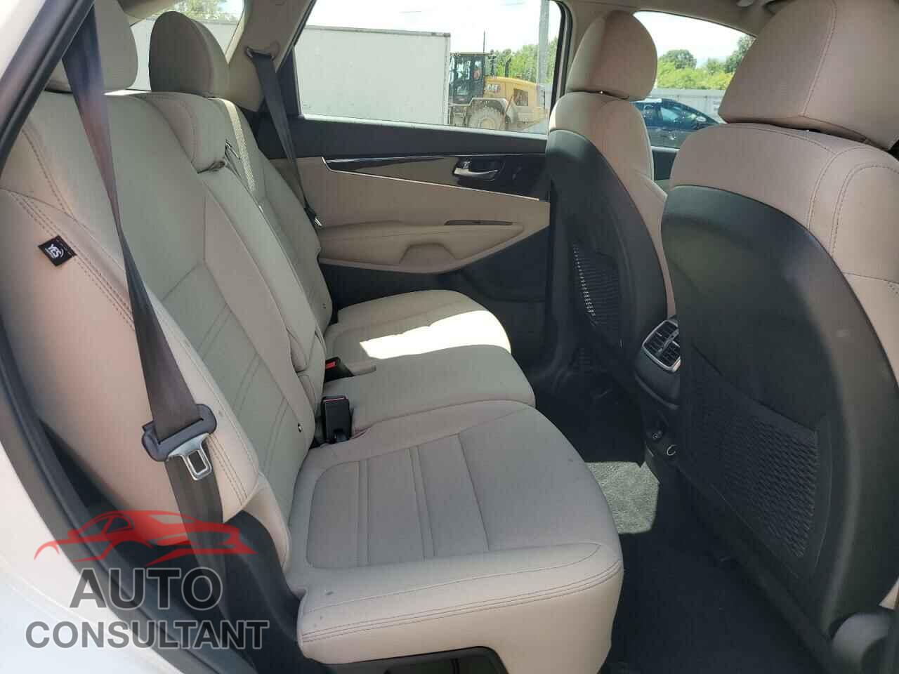 KIA SORENTO 2018 - 5XYPG4A31JG411526