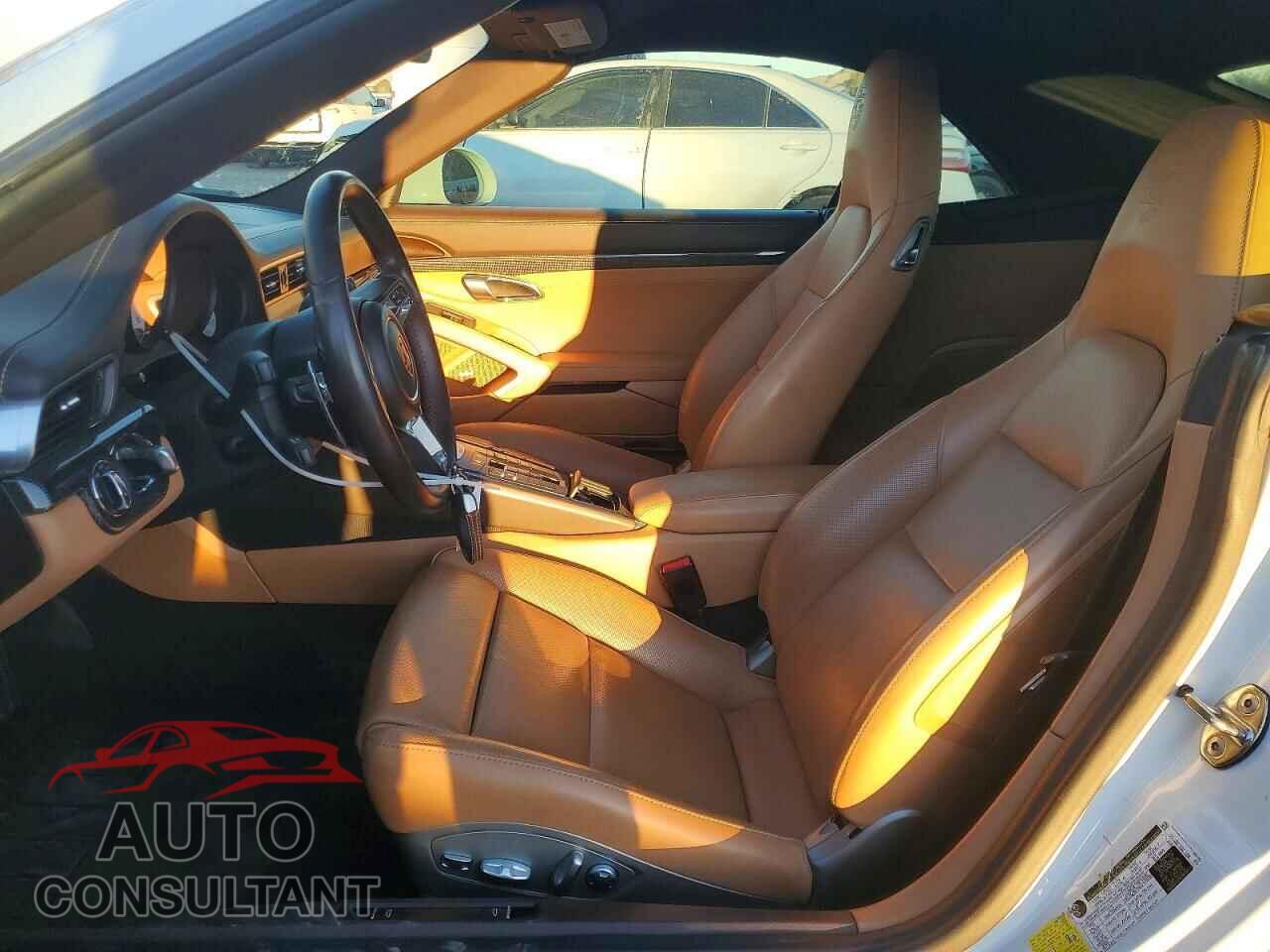 PORSCHE 911 2019 - WP0CB2A90KS136345