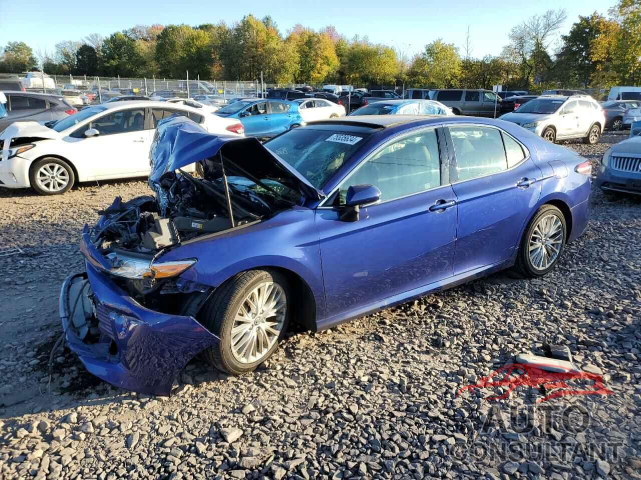 TOYOTA CAMRY 2018 - 4T1B11HK6JU506763