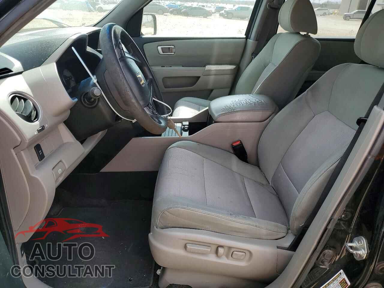 HONDA PILOT 2011 - 5FNYF3H49BB045548