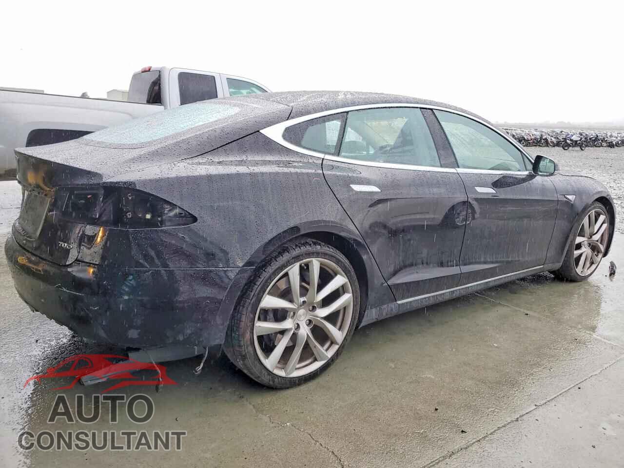 TESLA MODEL S 2015 - 5YJSA1E26FF119784