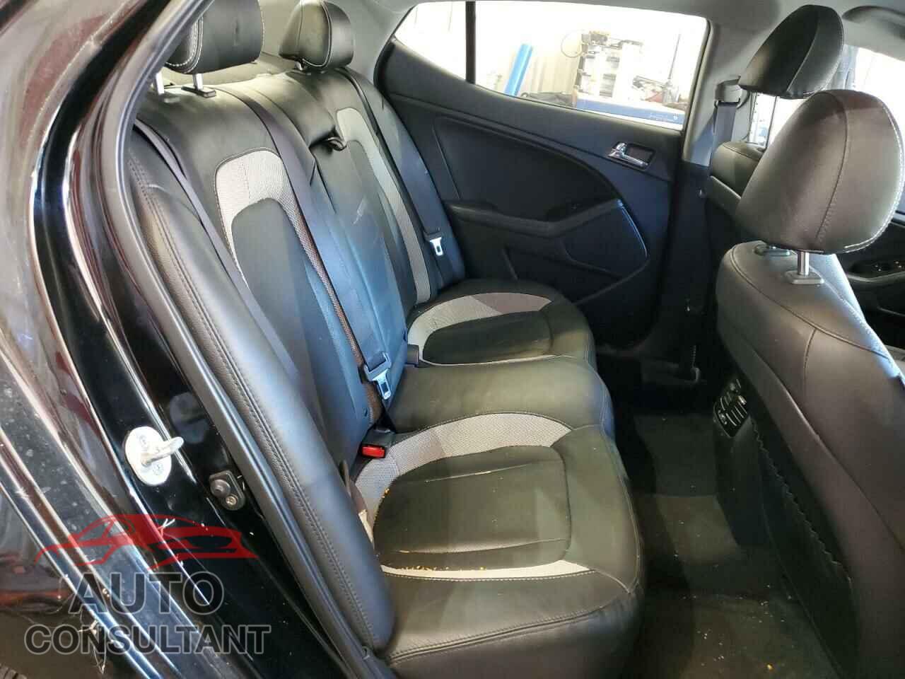 KIA OPTIMA 2011 - KNAGR4A63B5144076