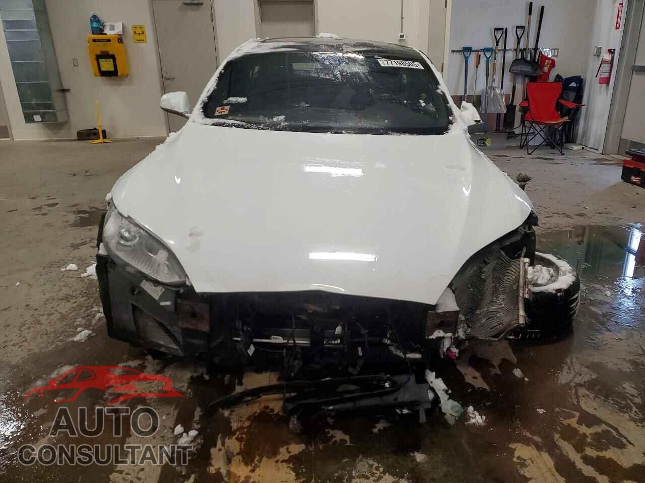 TESLA MODEL S 2015 - 5YJSA1E21FF109390