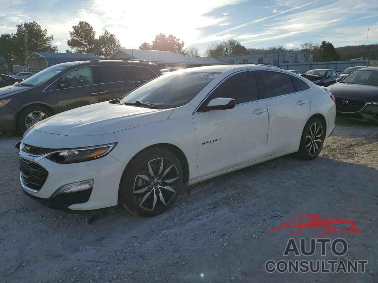 CHEVROLET MALIBU 2020 - 1G1ZG5STXLF135214