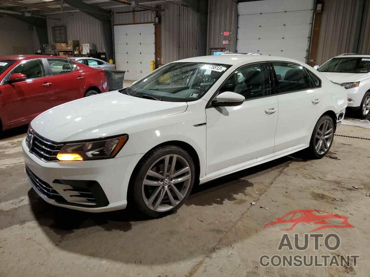 VOLKSWAGEN PASSAT 2018 - 1VWAA7A31JC010195