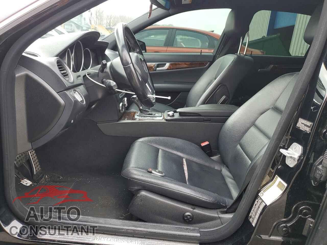 MERCEDES-BENZ C-CLASS 2012 - WDDGF8BBXCA688247