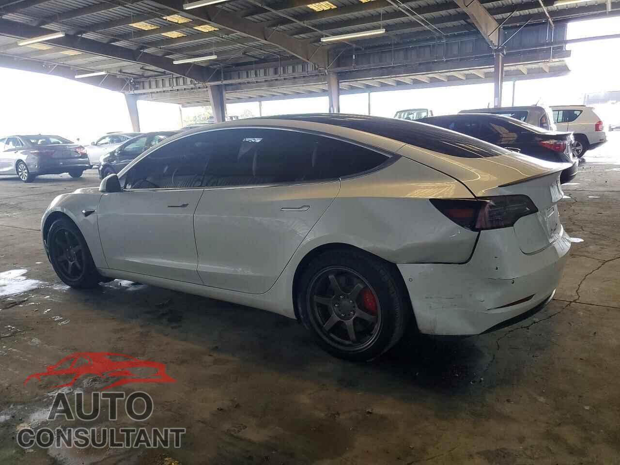 TESLA MODEL 3 2018 - 5YJ3E1EB9JF084305