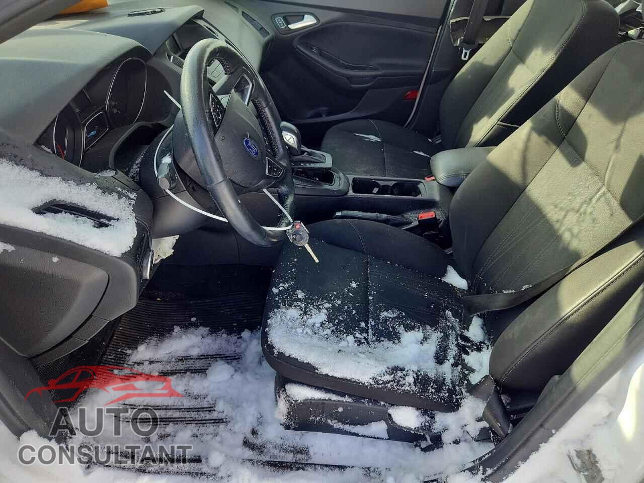 FORD FOCUS 2017 - 1FADP3F25HL329963
