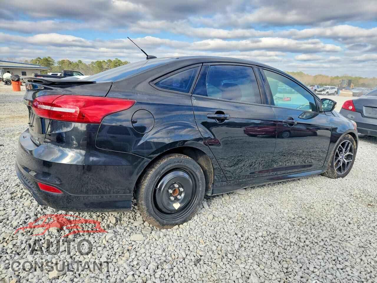 FORD FOCUS 2015 - 1FADP3FE1FL304677