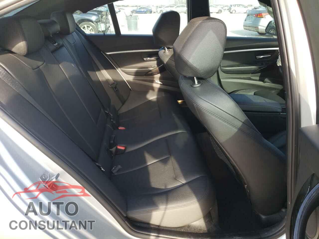 BMW 3 SERIES 2018 - WBA8D9C55JEB35109