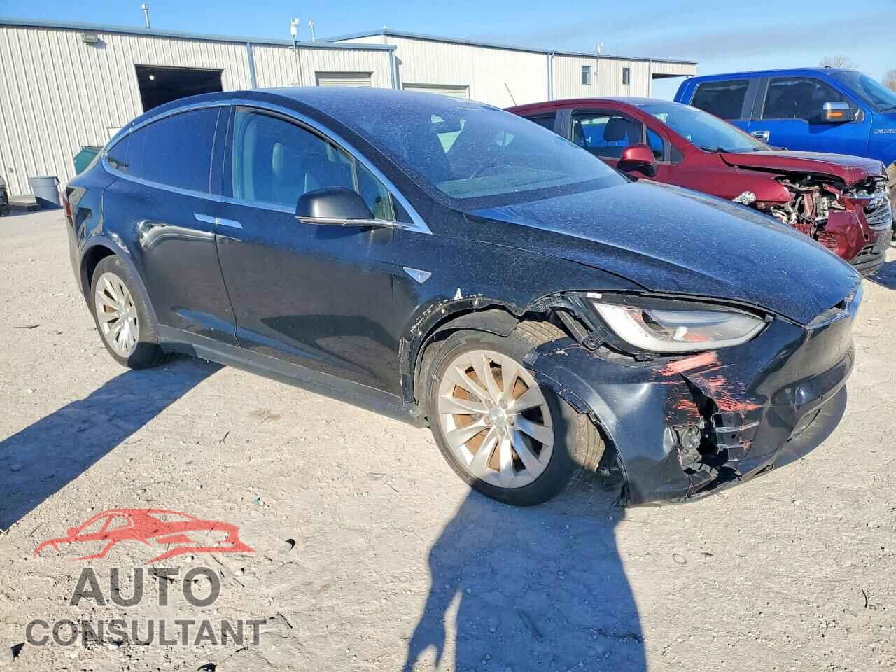 TESLA MODEL X 2016 - 5YJXCAE27GF016861