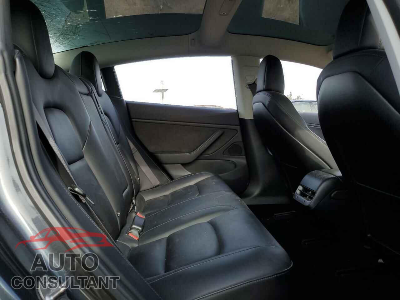TESLA MODEL 3 2018 - 5YJ3E1EA6JF040253