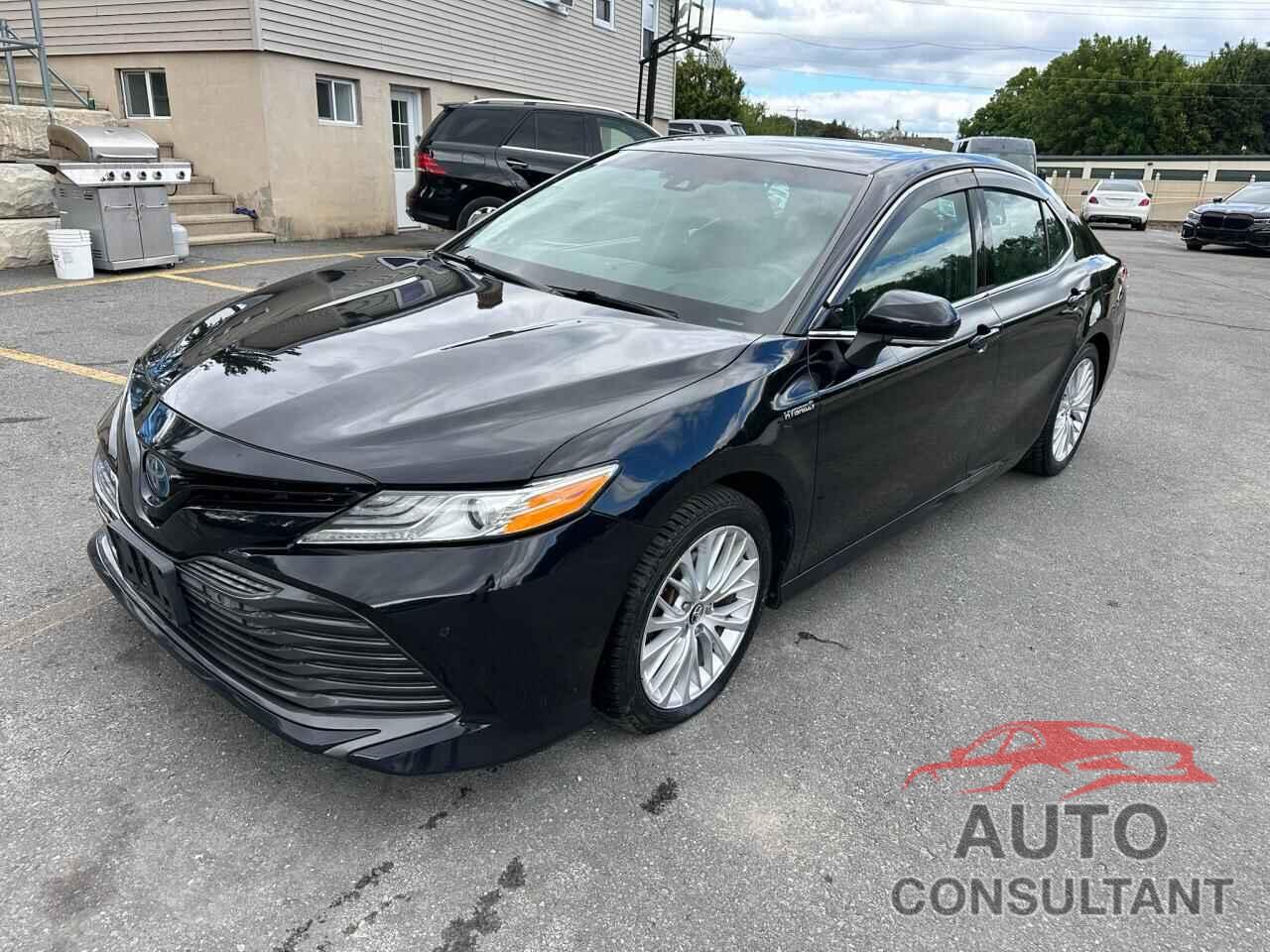 TOYOTA CAMRY 2018 - 4T1B21HK3JU003088
