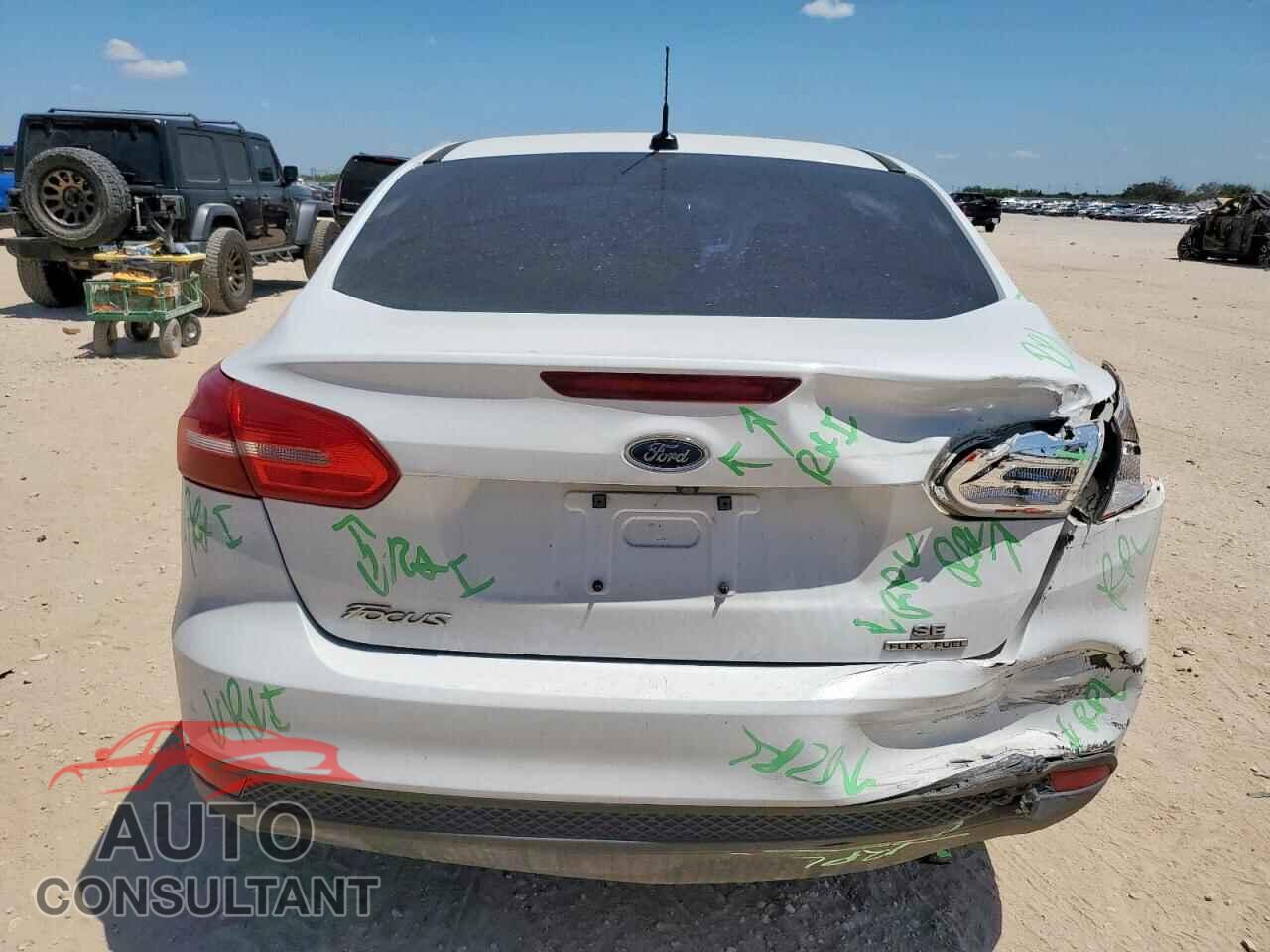 FORD FOCUS 2015 - 1FADP3F28FL298981