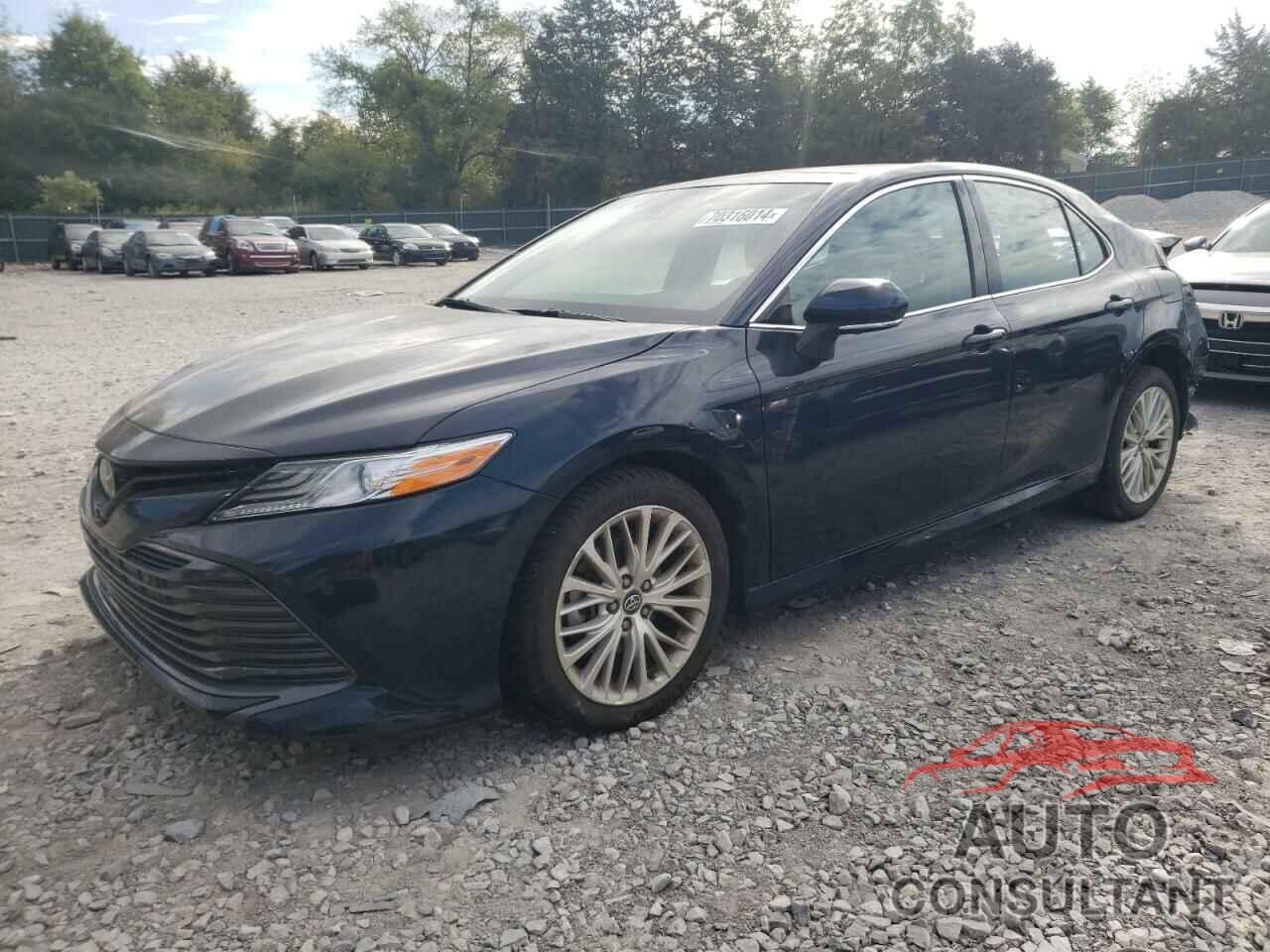 TOYOTA CAMRY 2018 - 4T1B11HK8JU539246