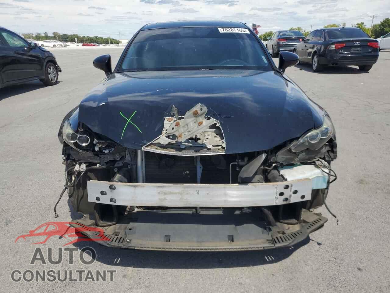 LEXUS IS 2014 - JTHBE1D20E5013755