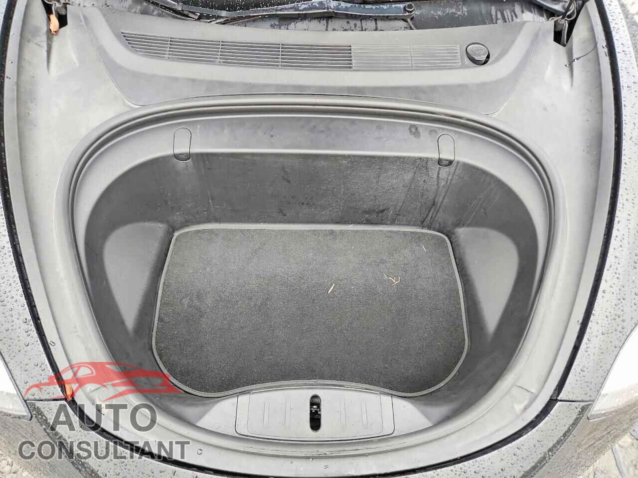 TESLA MODEL 3 2018 - 5YJ3E1EB4JF082509