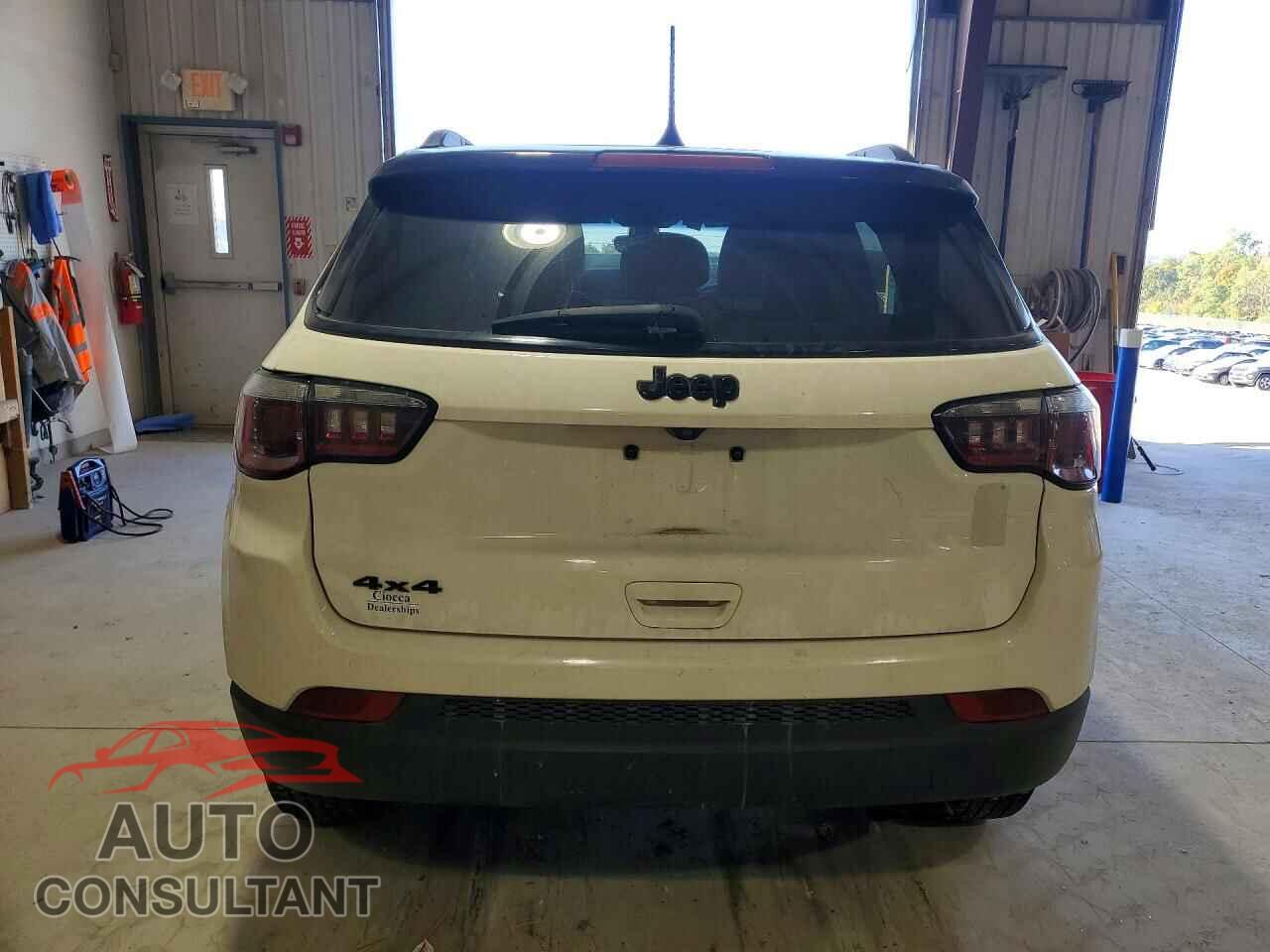JEEP COMPASS 2019 - 3C4NJDBBXKT813330