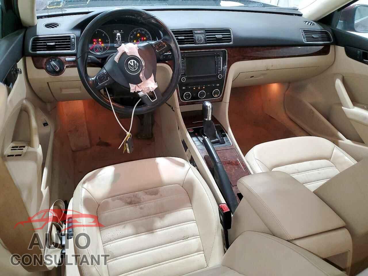 VOLKSWAGEN PASSAT 2012 - 1VWCN7A34CC028092