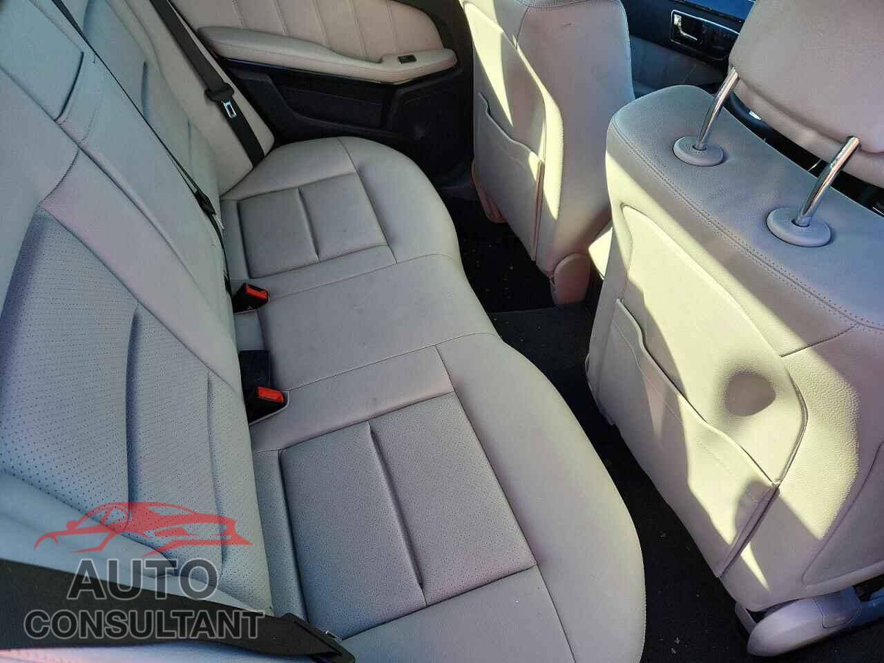 MERCEDES-BENZ E-CLASS 2011 - WDDHF8HB4BA308412