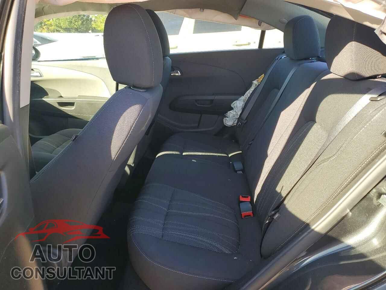 CHEVROLET SONIC 2017 - 1G1JD5SH2H4121988