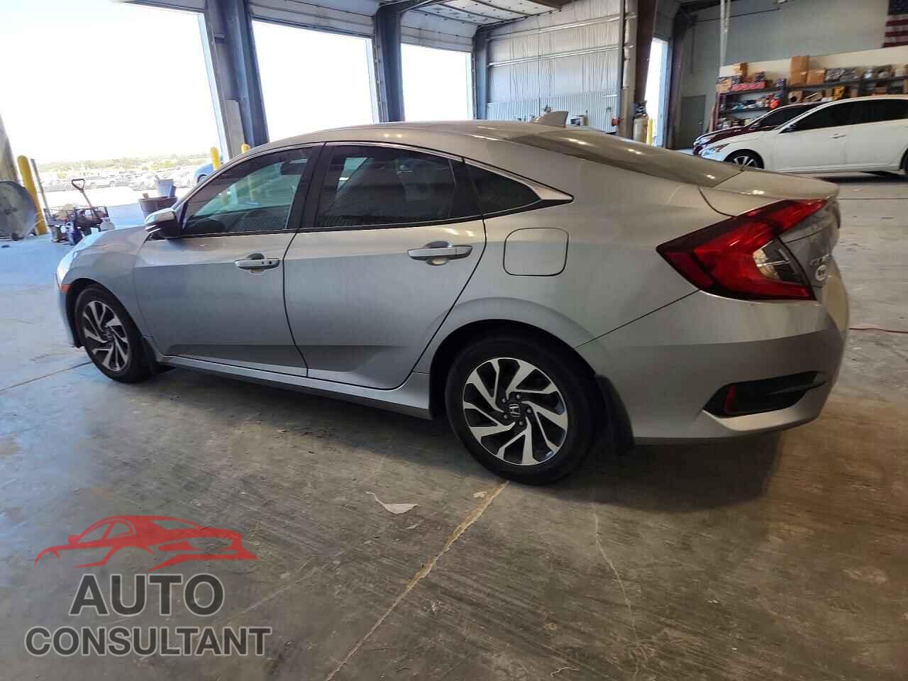HONDA CIVIC 2017 - 19XFC2F71HE017247