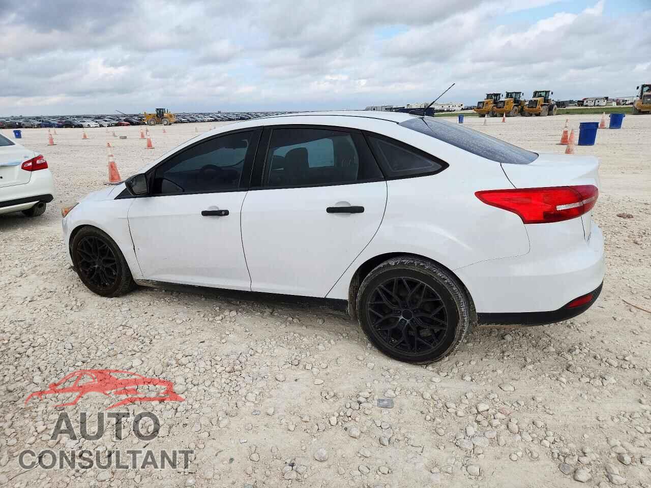 FORD FOCUS 2018 - 1FADP3E24JL277426