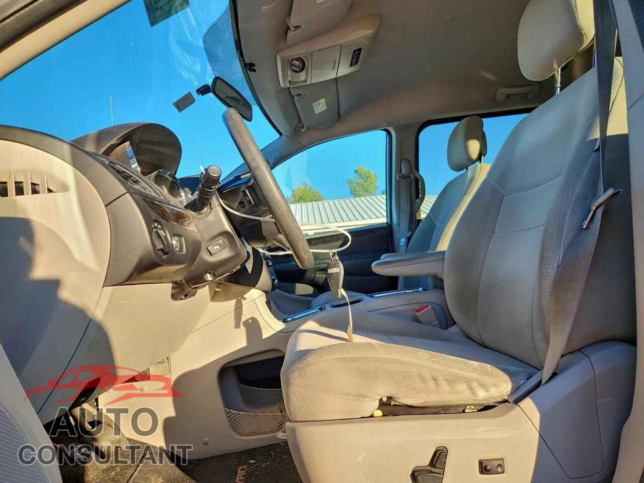 DODGE CARAVAN 2013 - 2C4RDGCG1DR661948