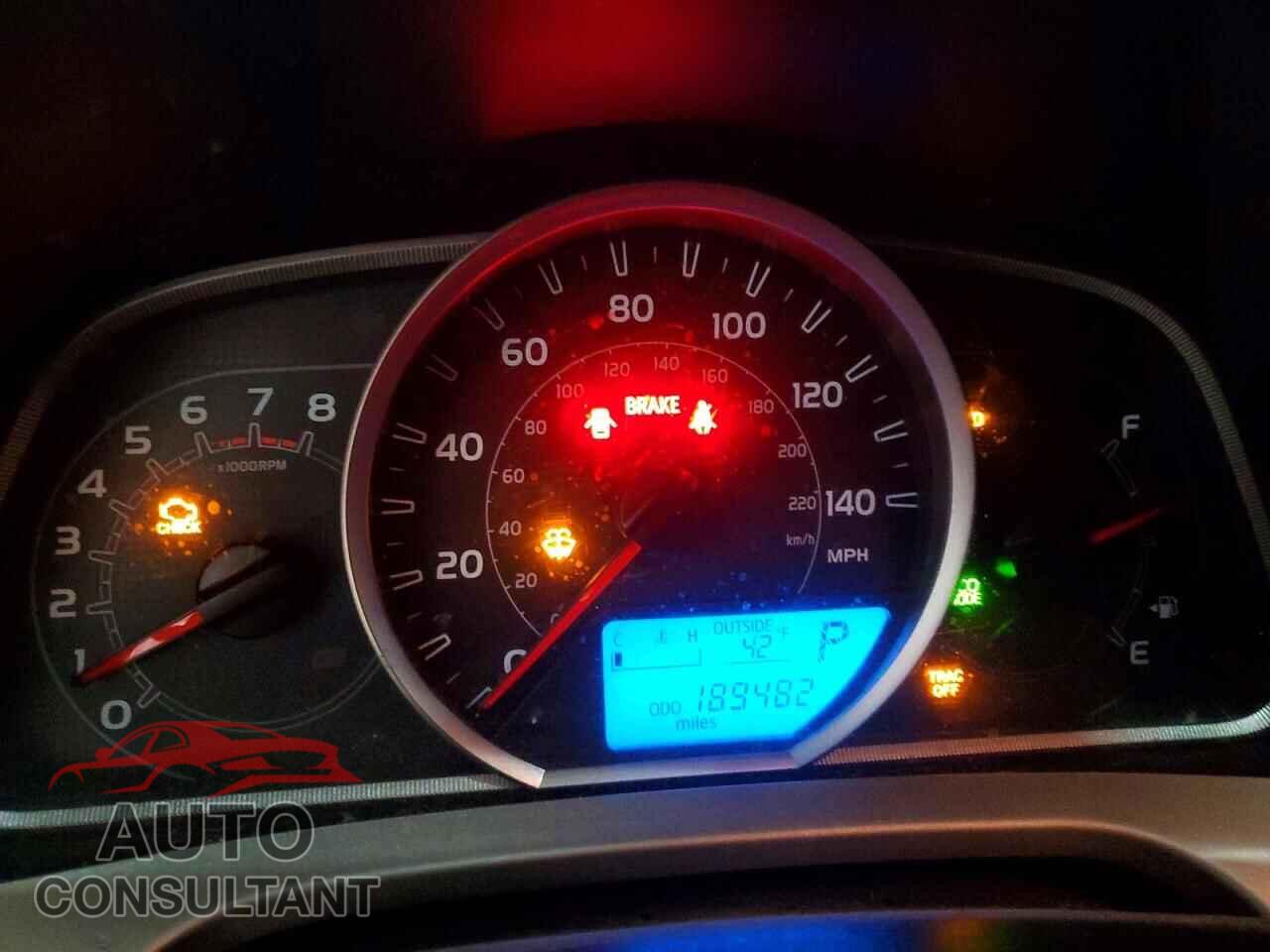 TOYOTA RAV4 2013 - 2T3BFREV8DW018263