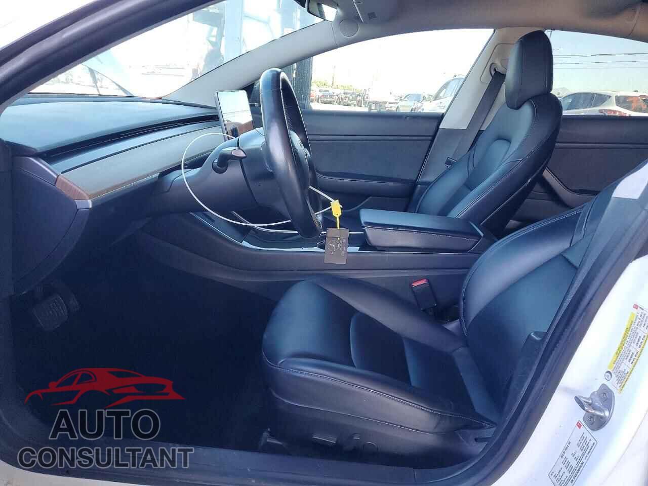 TESLA MODEL 3 2018 - 5YJ3E1EA9JF042885
