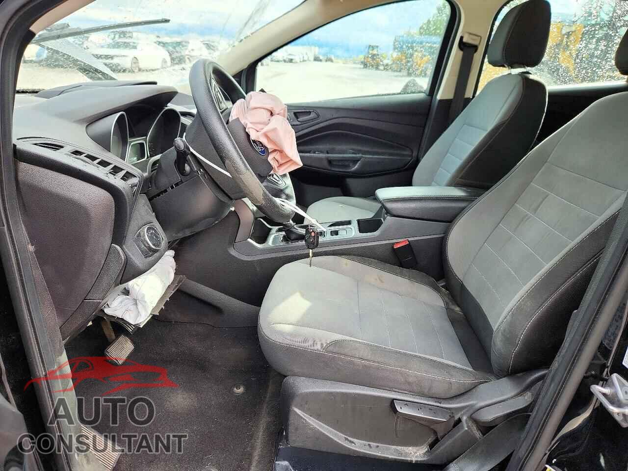 FORD ESCAPE 2017 - 1FMCU0F79HUC51007