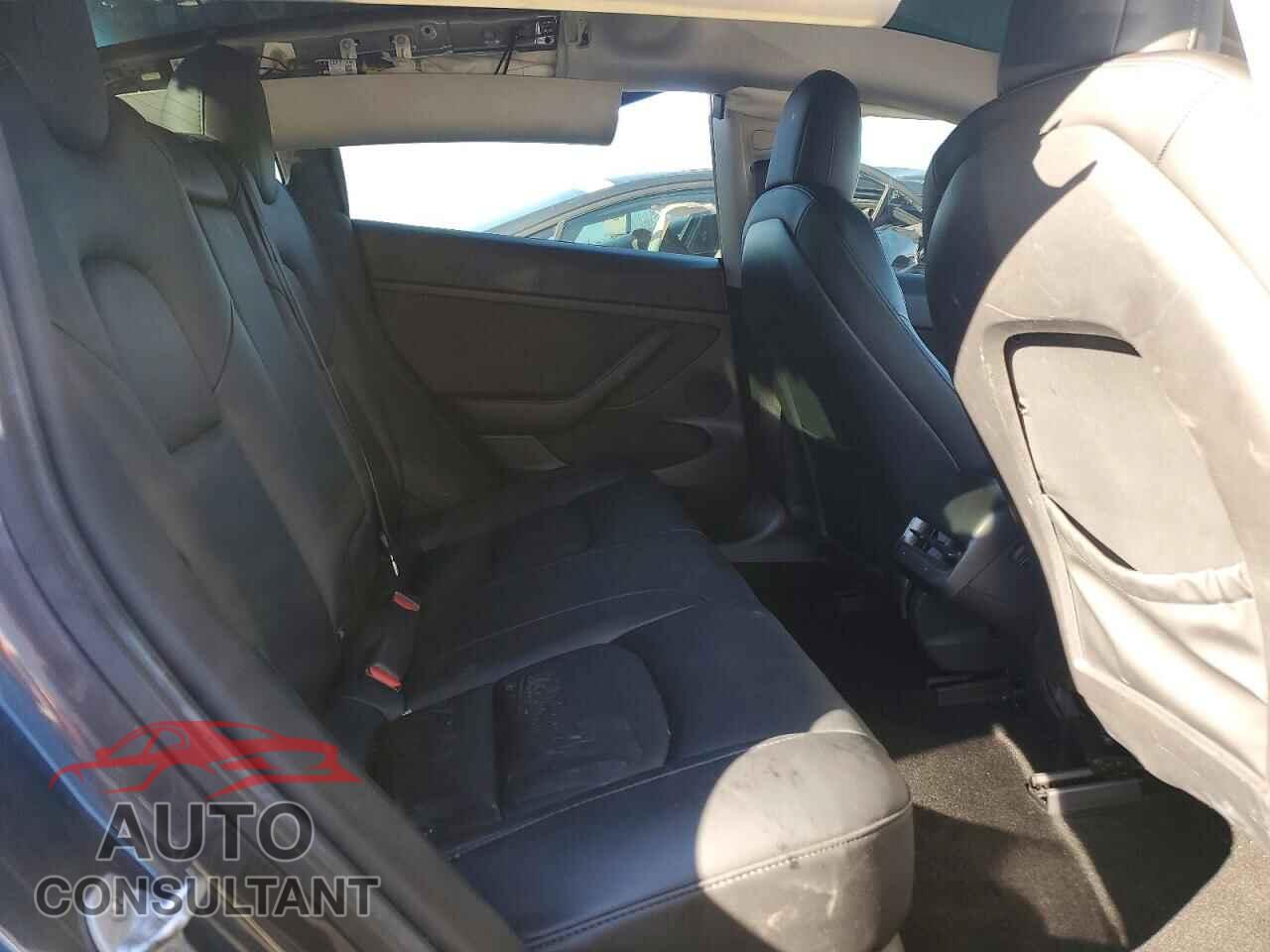 TESLA MODEL 3 2021 - 5YJ3E1EB4MF003103