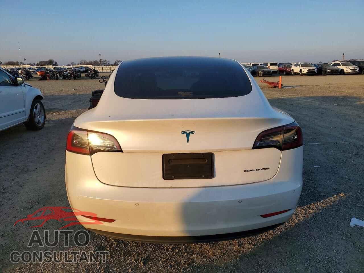 TESLA MODEL 3 2019 - 5YJ3E1EB4KF418323