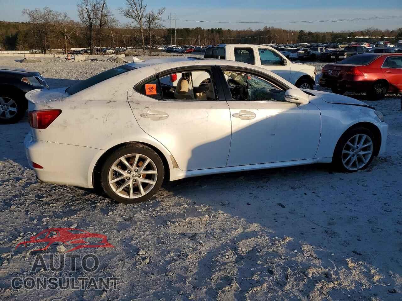 LEXUS IS 2011 - JTHCF5C26B5051836