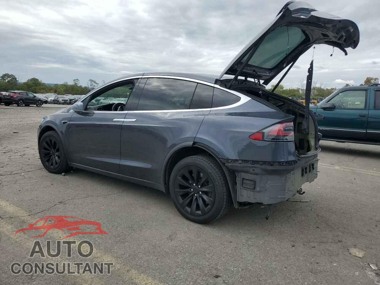 TESLA MODEL X 2017 - 5YJXCAE24HF061306