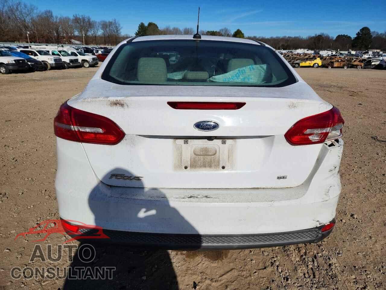 FORD FOCUS 2017 - 1FADP3F20HL202117
