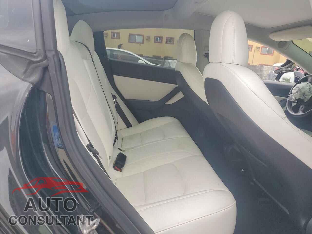 TESLA MODEL 3 2018 - 5YJ3E1EB2JF078717