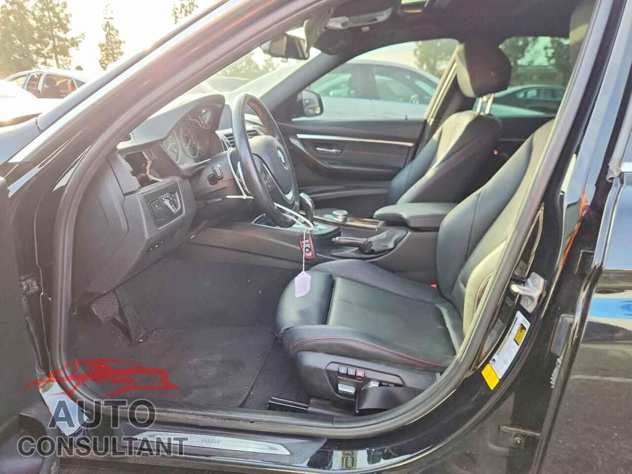 BMW 3 SERIES 2017 - WBA8B9C30HK885644