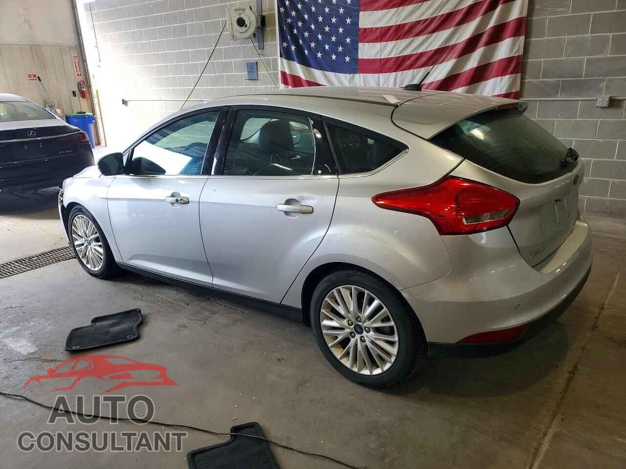 FORD FOCUS 2017 - 1FADP3N20HL308181