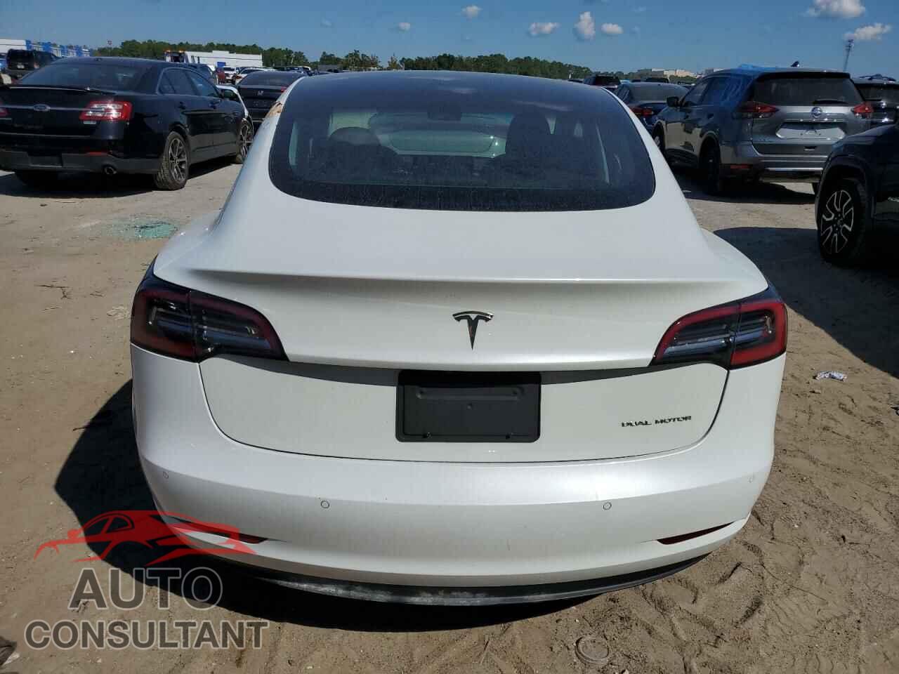 TESLA MODEL 3 2018 - 5YJ3E1EB0JF108572