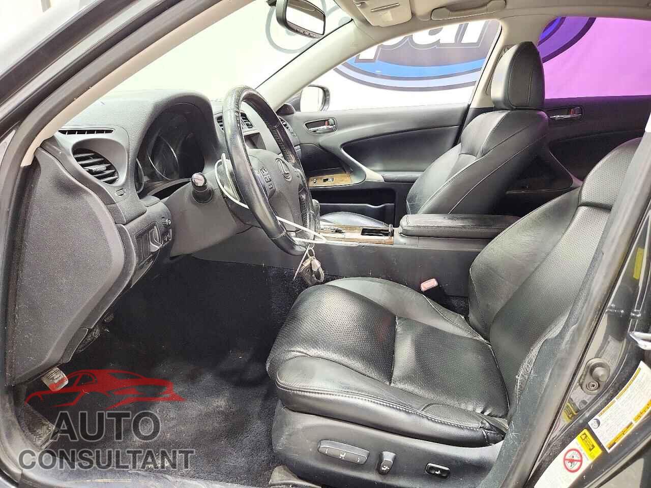 LEXUS IS 2011 - JTHBF5C2XB2101036